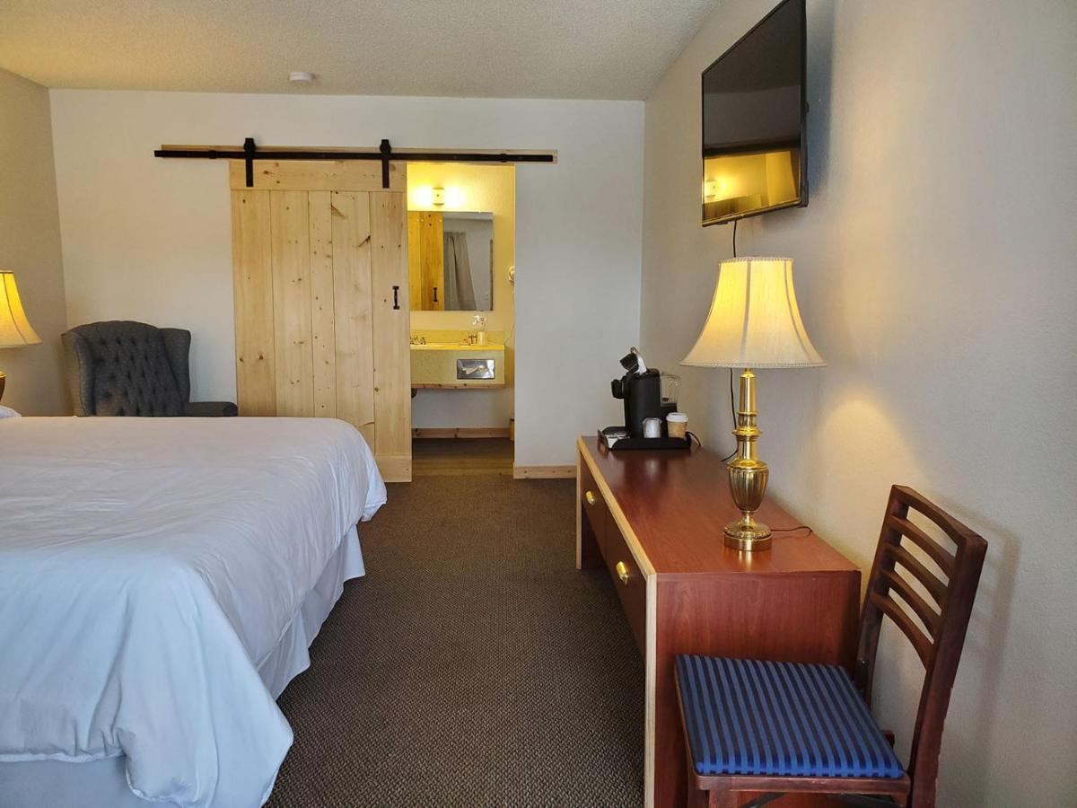 Warden Inn Deer Lodge Zewnętrze zdjęcie
